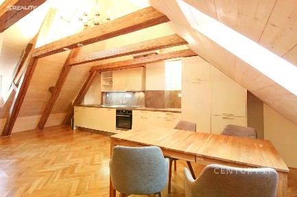 Pronájem bytu 2+kk 73 m² Strahovské nádvoří, Praha - Hradčany