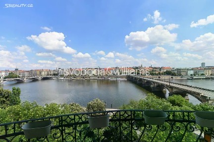 Pronájem bytu 1+1 68 m² Janáčkovo nábřeží, Praha - Smíchov