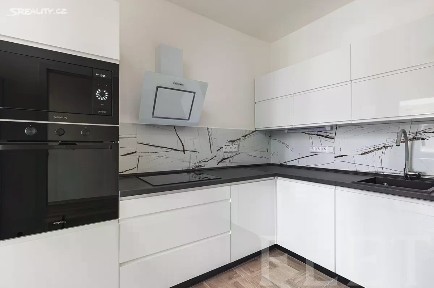 Pronájem bytu 2+1 74 m² Trojská, Praha - Troja