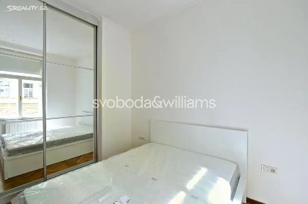 Pronájem bytu 2+kk 37 m² Koubkova, Praha - Nové Město