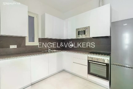 Pronájem bytu 4+1 102 m² Polská, Praha - Vinohrady