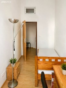 Pronájem bytu pokoje 15 m² Peckova, Praha - Karlín