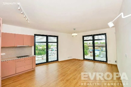 Pronájem bytu 3+kk 75 m² Malešická, Praha - Žižkov