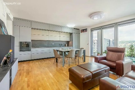Pronájem bytu 4+kk 117 m² Mezi Vodami, Praha - Modřany