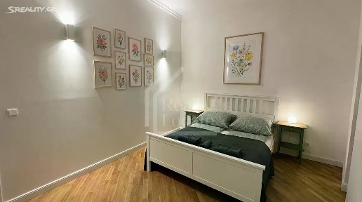 Pronájem bytu 3+kk 75 m² Vlašská, Praha - Malá Strana