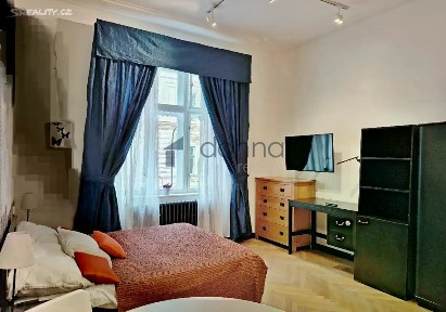 Pronájem bytu 1+kk 31 m² Hálkova, Praha - Nové Město