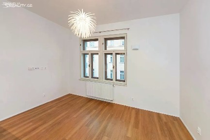 Pronájem bytu 1+kk 23 m² Staropramenná, Praha - Smíchov
