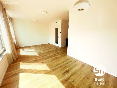 Pronájem bytu 1+kk 37 m² U Komína, Praha - Radlice