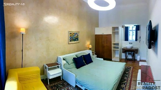 Pronájem bytu 1+1 33 m² Hálkova, Praha - Nové Město