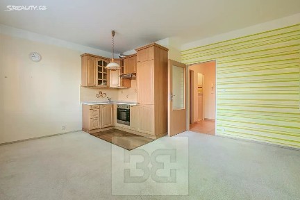 Pronájem bytu 1+kk 29 m² Marty Krásové, Praha - Čakovice