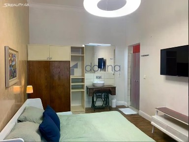 Pronájem bytu 1+1 33 m² Hálkova, Praha - Nové Město