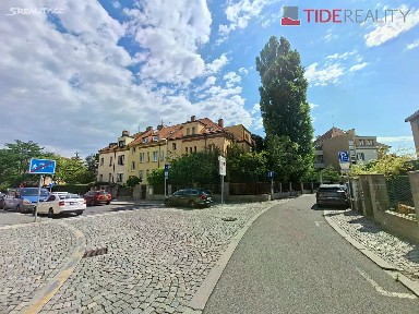 Pronájem bytu 3+1 120 m² Na zástřelu, Praha - Střešovice