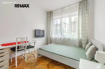 Pronájem bytu 1+kk 22 m² Za Hládkovem, Praha - Střešovice