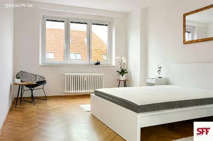 Pronájem bytu 3+1 77 m² Vršovická, Praha - Vršovice