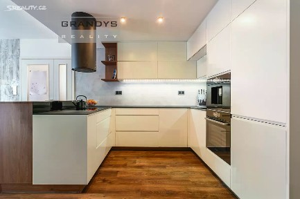Pronájem bytu 3+kk 77 m² K Beranovu, Praha - Dolní Chabry
