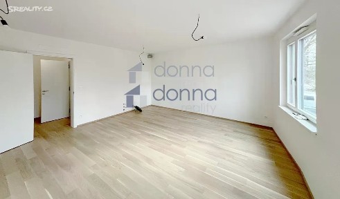 Pronájem bytu 1+kk 39 m² Na Viktorce, Praha - Žižkov