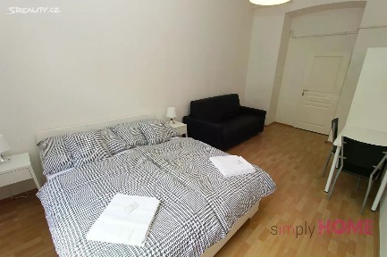 Pronájem bytu 2+1 63 m² Husitská, Praha - Žižkov