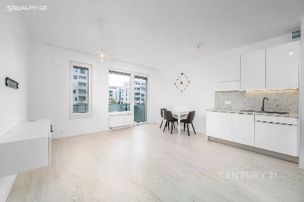 Pronájem bytu 2+kk 56 m² Waltariho, Praha - Hloubětín