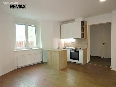 Pronájem bytu 2+kk 38 m² U Malvazinky, Praha - Smíchov