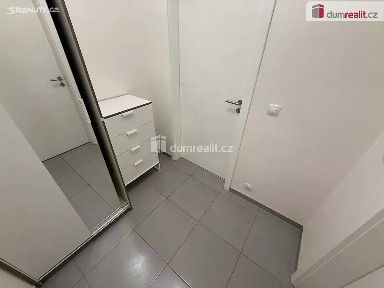 Pronájem bytu 1+kk 25 m² Budějovická, Praha - Krč