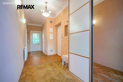 Pronájem bytu 3+1 113 m² Velvarská, Praha - Dejvice