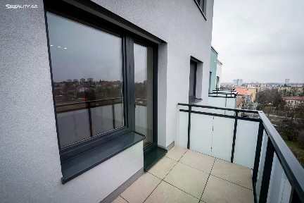 Pronájem bytu 2+kk 44 m² Strančická, Praha - Strašnice