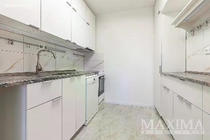 Pronájem bytu 2+kk 48 m² Vodnická, Praha - Újezd u Průhonic