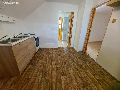 Pronájem bytu 2+1 70 m² Jaroměřská, Praha - Horní Měcholupy