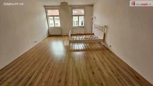 Pronájem bytu 1+1 65 m² Italská, Praha - Vinohrady