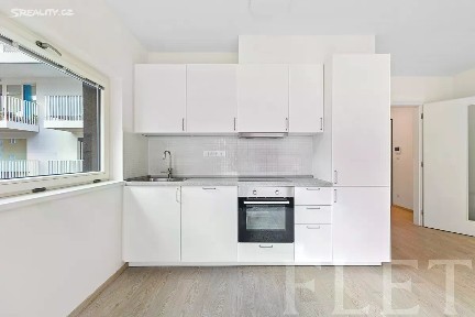 Pronájem bytu 1+kk 31 m² Křižíkova, Praha - Karlín