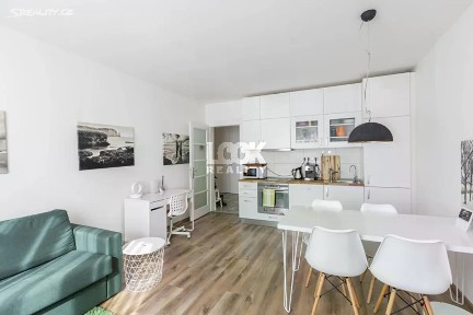 Pronájem bytu 2+kk 48 m² Lucemburská, Praha - Žižkov