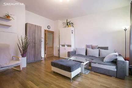 Pronájem bytu 1+kk 34 m² Krejčího, Praha - Libeň