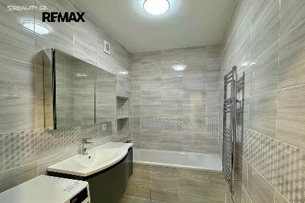 Pronájem bytu 3+1 74 m² Vlčkova, Praha - Černý Most