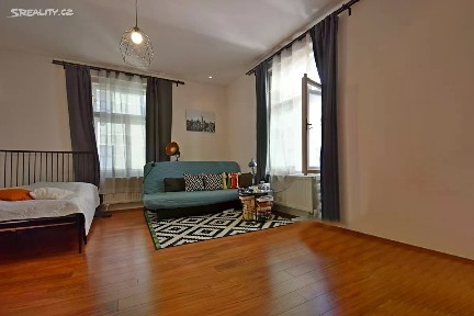 Pronájem bytu 1+1 38 m² Sevastopolská, Praha - Vršovice