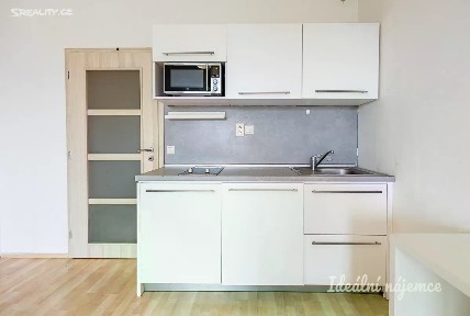 Pronájem bytu 1+kk 33 m² Freyova, Praha - Vysočany