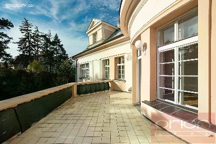 Pronájem bytu 6 pokojů a více 274 m² Slunná, Praha - Střešovice