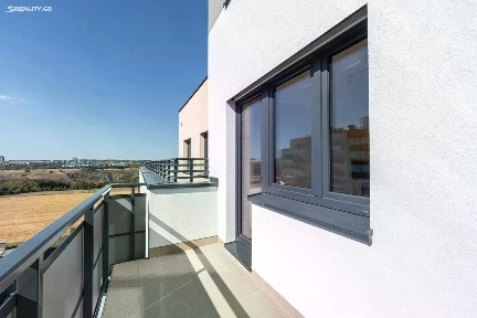 Pronájem bytu 1+kk 31 m² Fabiánové, Praha - Hlubočepy