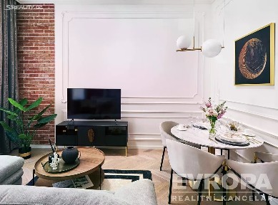 Pronájem bytu 2+kk 50 m² U Zvonařky, Praha - Vinohrady