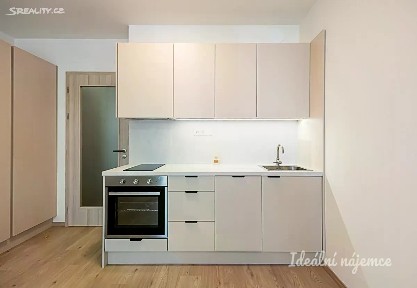 Pronájem bytu 1+kk 35 m² Poděbradská, Praha - Vysočany