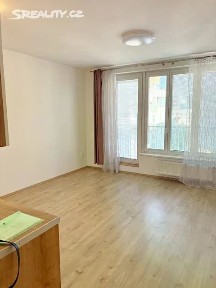 Pronájem bytu 1+kk 35 m² Počernická, Praha
