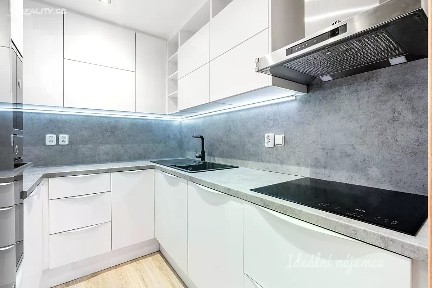 Pronájem bytu 2+1 39 m² Bítovská, Praha - Michle