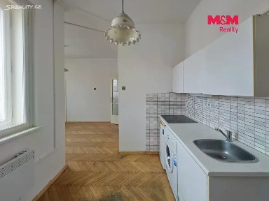 Pronájem bytu 1+kk 25 m² Jaromírova, Praha - Nusle