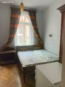 Pronájem bytu 1+kk 26 m² Orebitská, Praha - Žižkov