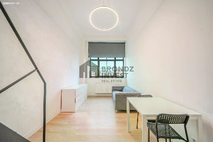 Pronájem bytu 1+kk 32 m² Poděbradská, Praha - Vysočany
