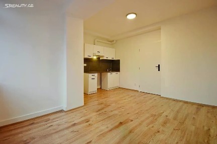 Pronájem bytu 1+kk 21 m² Na břevnovské pláni, Praha - Břevnov