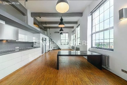 Pronájem bytu atypický 98 m² Křížová, Praha - Smíchov