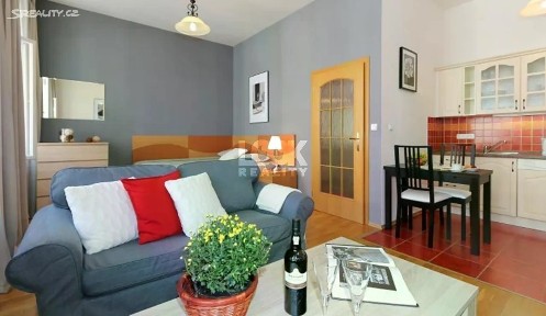 Pronájem bytu 1+kk 35 m²