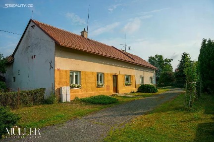 Prodej rodinného domu 228 m², pozemek 842 m²