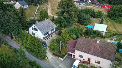 Prodej rodinného domu 242 m², pozemek 1068 m²