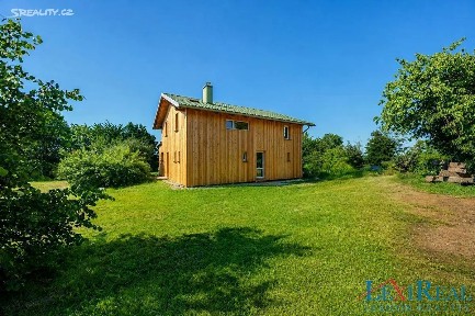 Prodej rodinného domu 140 m², pozemek 2200 m²